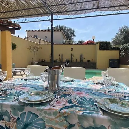 Sublime Maison Proche Avec Piscine Villa *